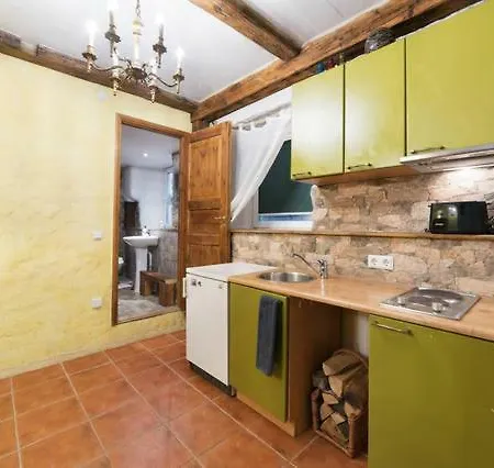 Rustic-style Studio Apartment